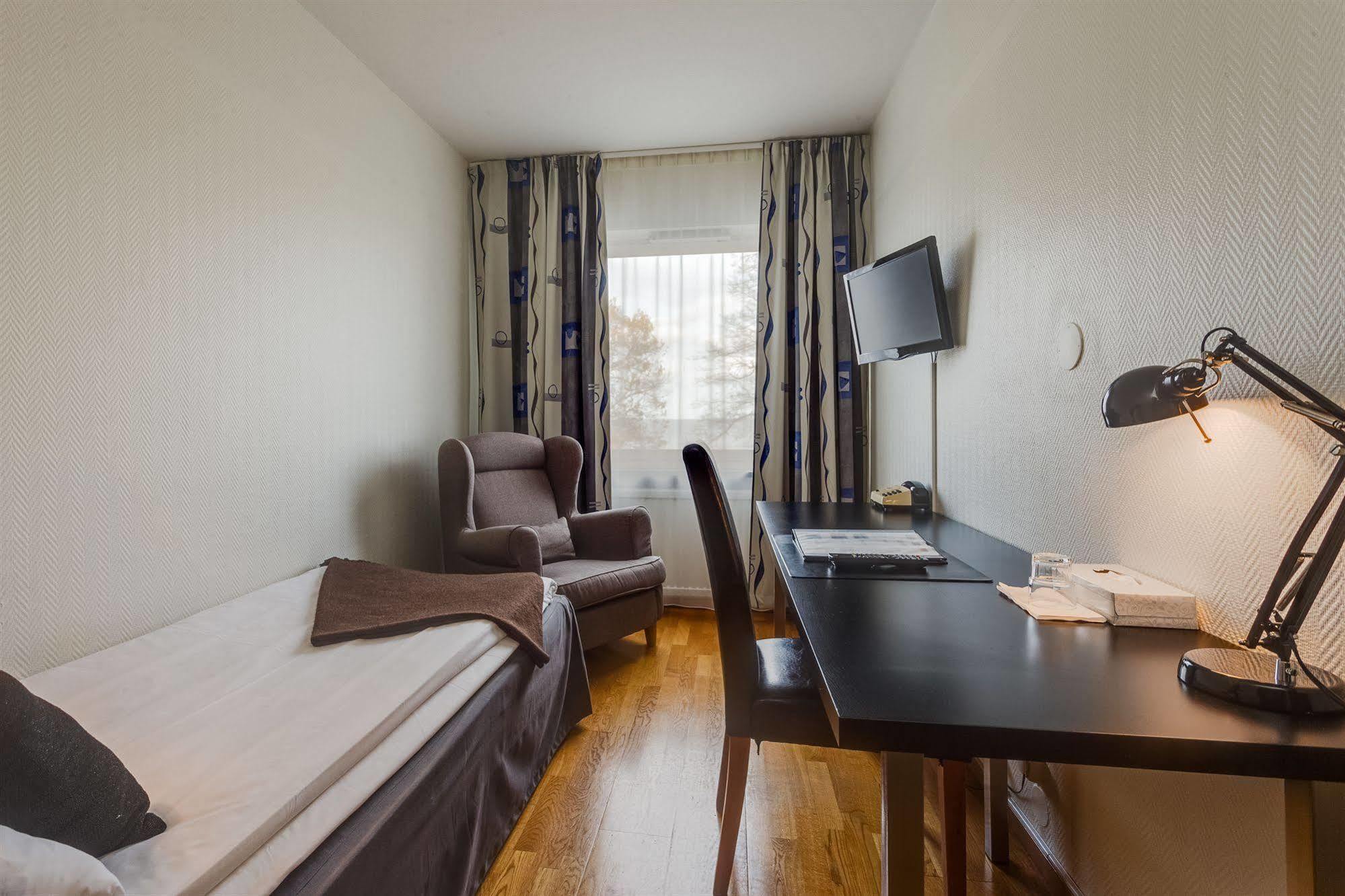 Sure Hotel By Best Western City Йёнчёпинг Экстерьер фото